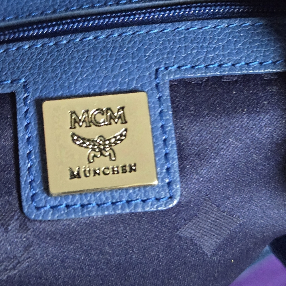 EUC MCM ROYAL BLUE LEATHER FLAP TOTE BUCKET BAG - Picture 11 of 13